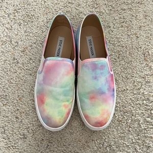 Steve Madden tie dye slip on sneakers